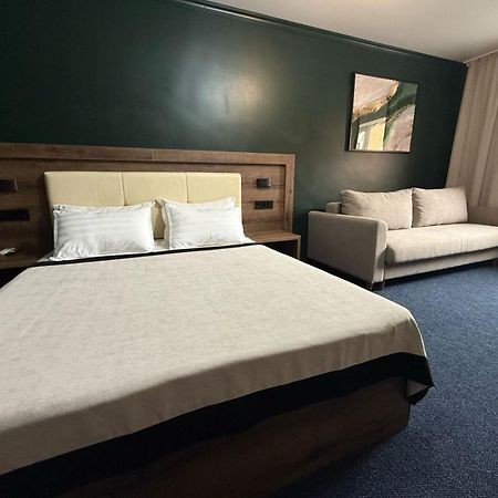 Ulpan Mini Hotel Astana Extérieur photo