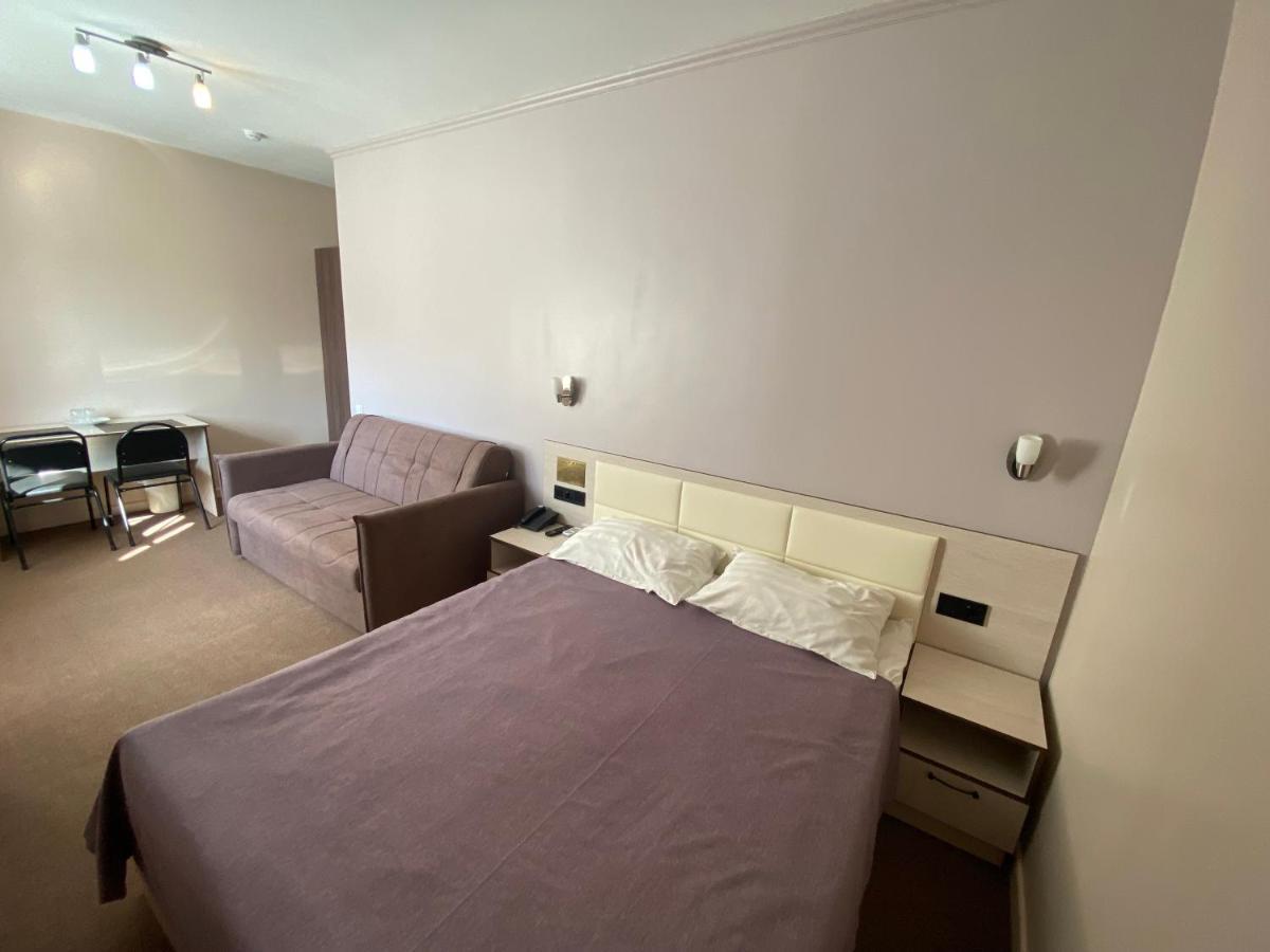 Ulpan Mini Hotel Astana Extérieur photo