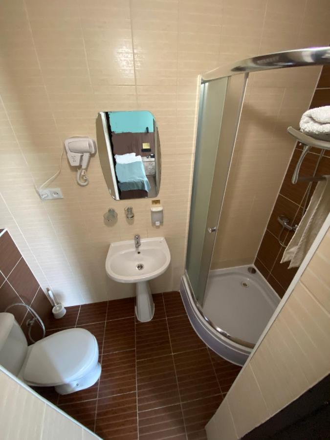 Ulpan Mini Hotel Astana Extérieur photo