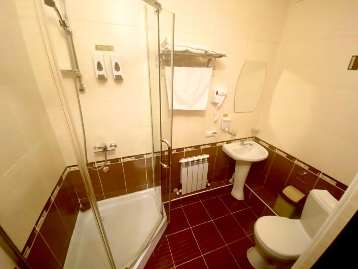 Ulpan Mini Hotel Astana Extérieur photo