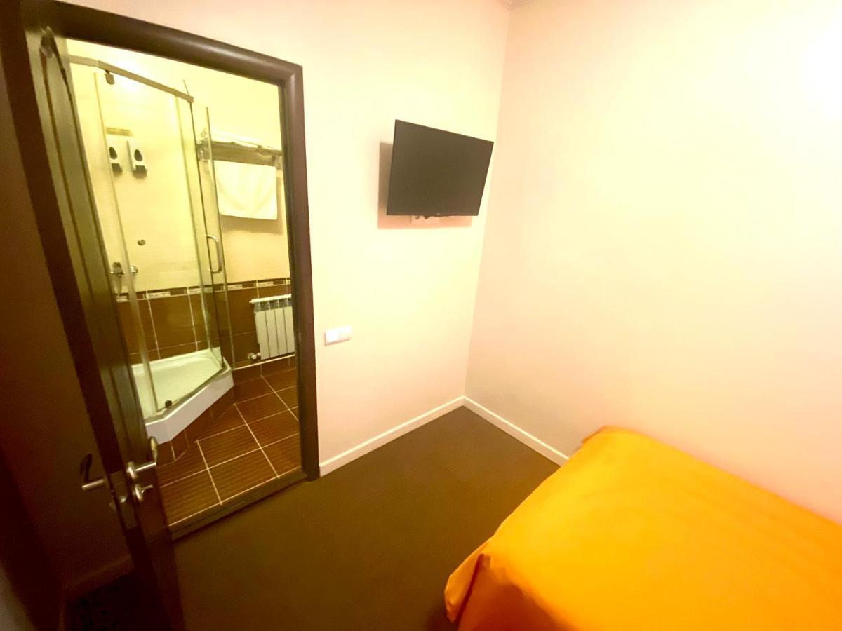 Ulpan Mini Hotel Astana Extérieur photo