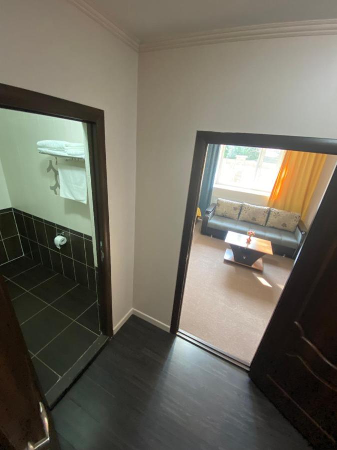 Ulpan Mini Hotel Astana Extérieur photo