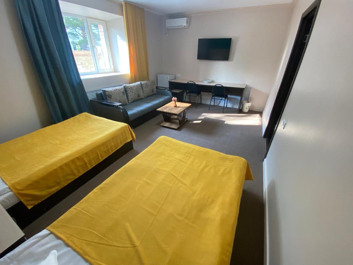 Ulpan Mini Hotel Astana Extérieur photo
