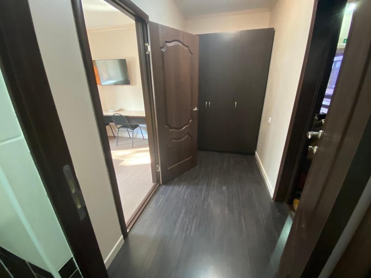 Ulpan Mini Hotel Astana Extérieur photo