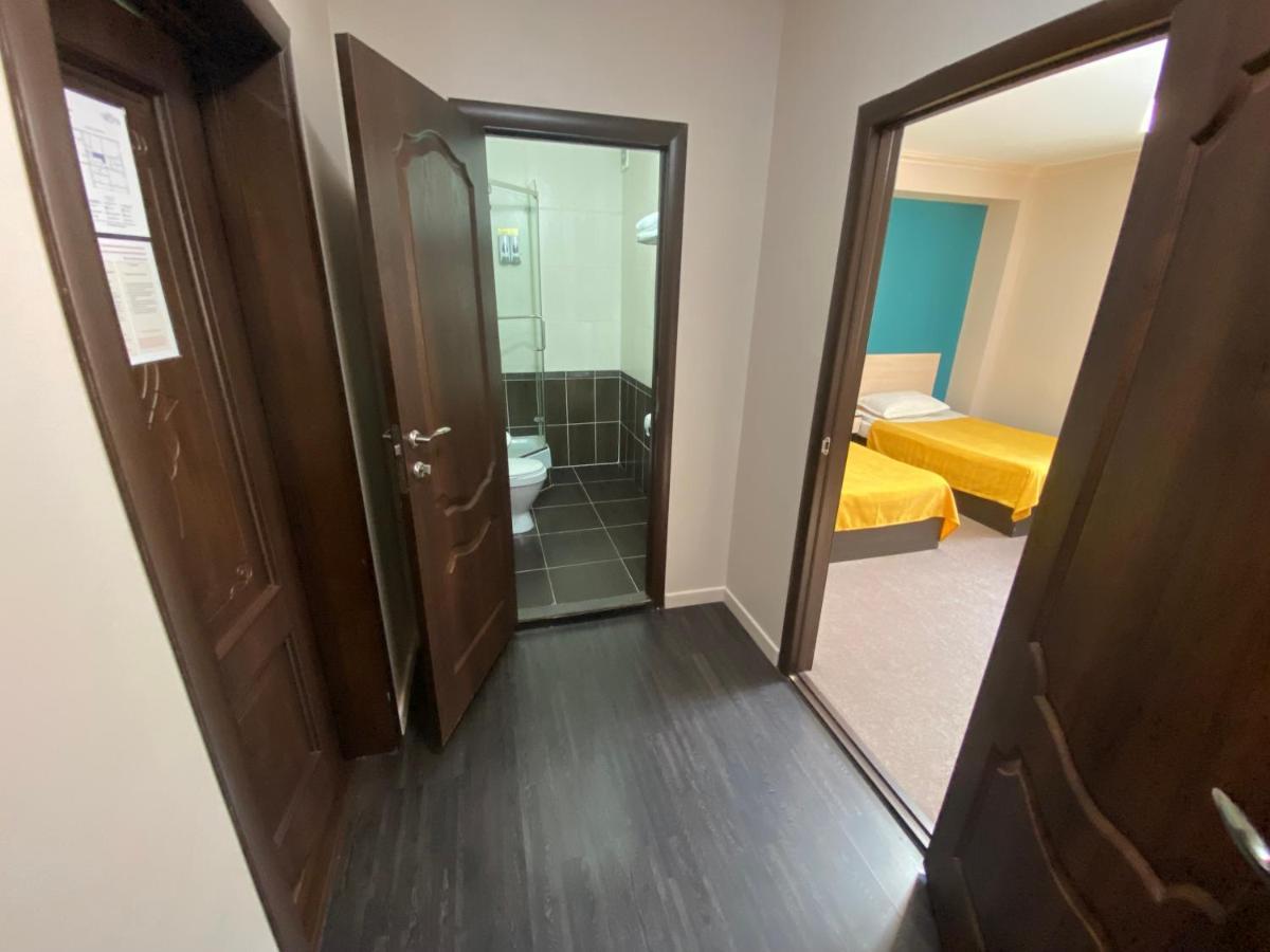 Ulpan Mini Hotel Astana Extérieur photo