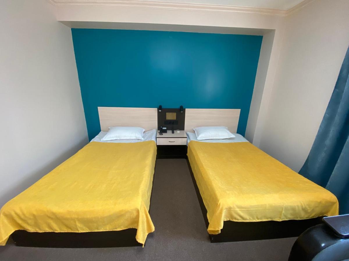Ulpan Mini Hotel Astana Extérieur photo