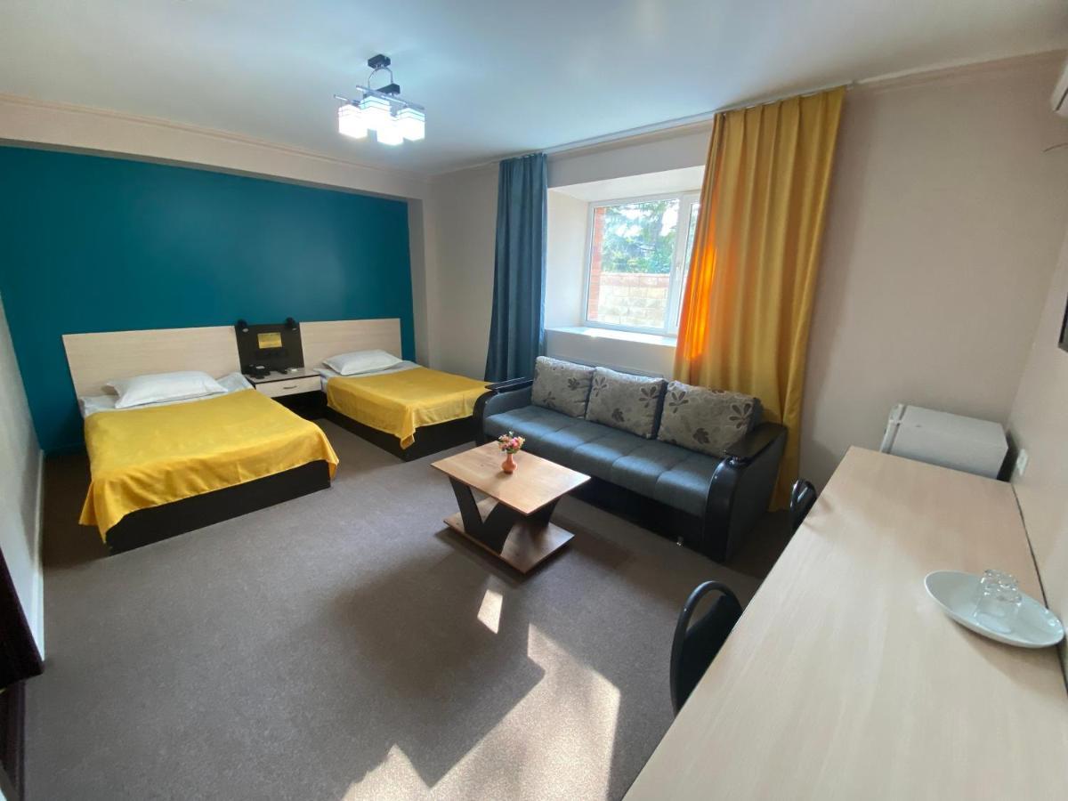 Ulpan Mini Hotel Astana Extérieur photo