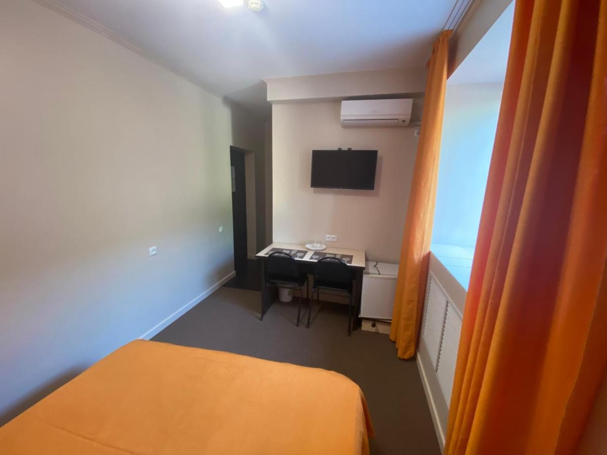 Ulpan Mini Hotel Astana Extérieur photo