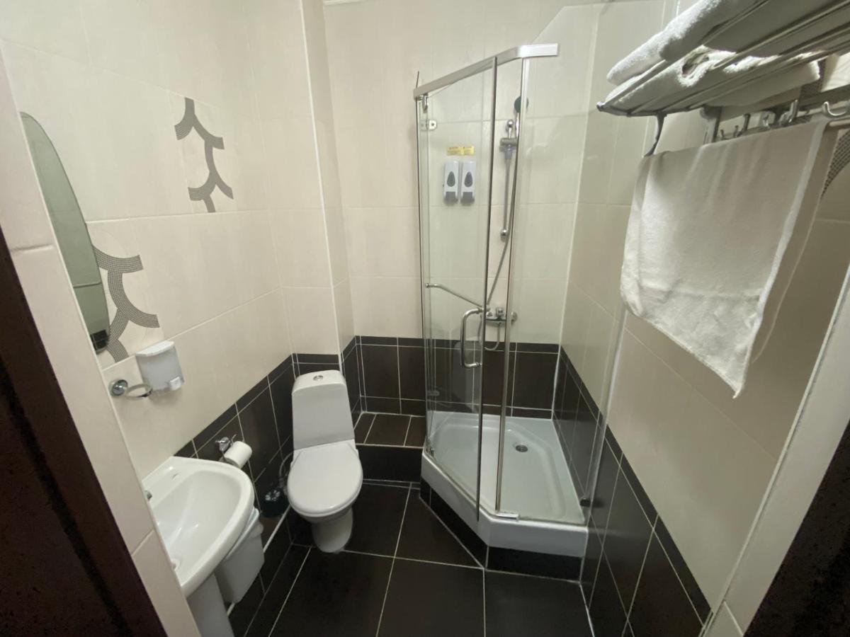 Ulpan Mini Hotel Astana Extérieur photo
