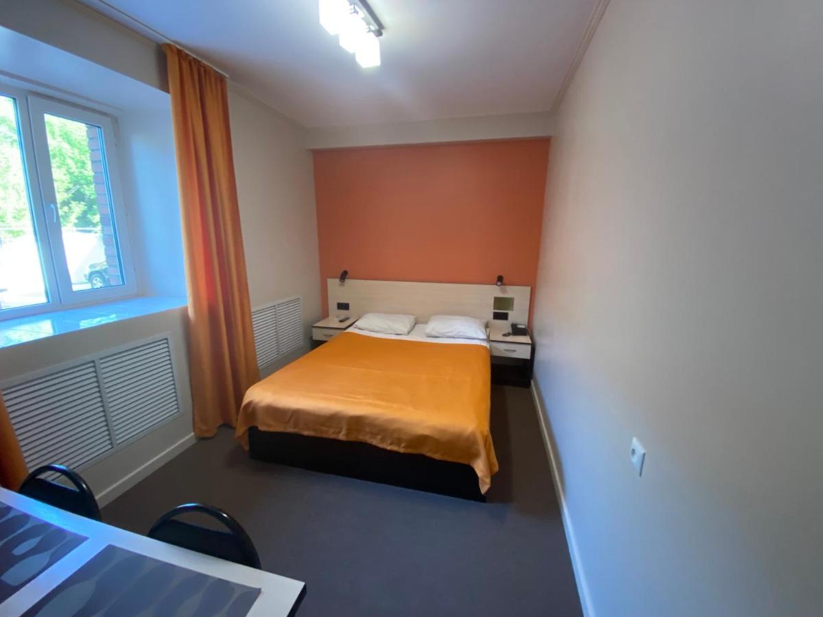 Ulpan Mini Hotel Astana Extérieur photo