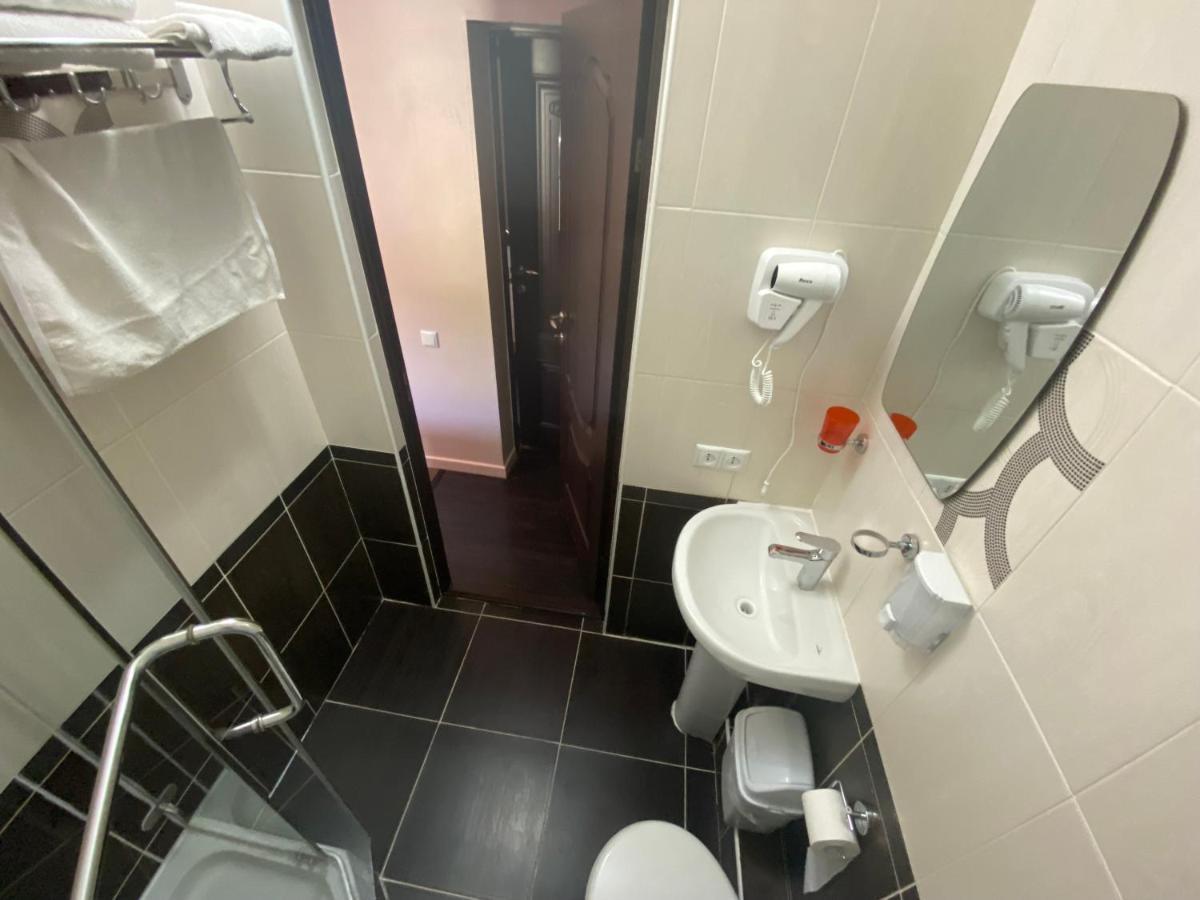 Ulpan Mini Hotel Astana Extérieur photo