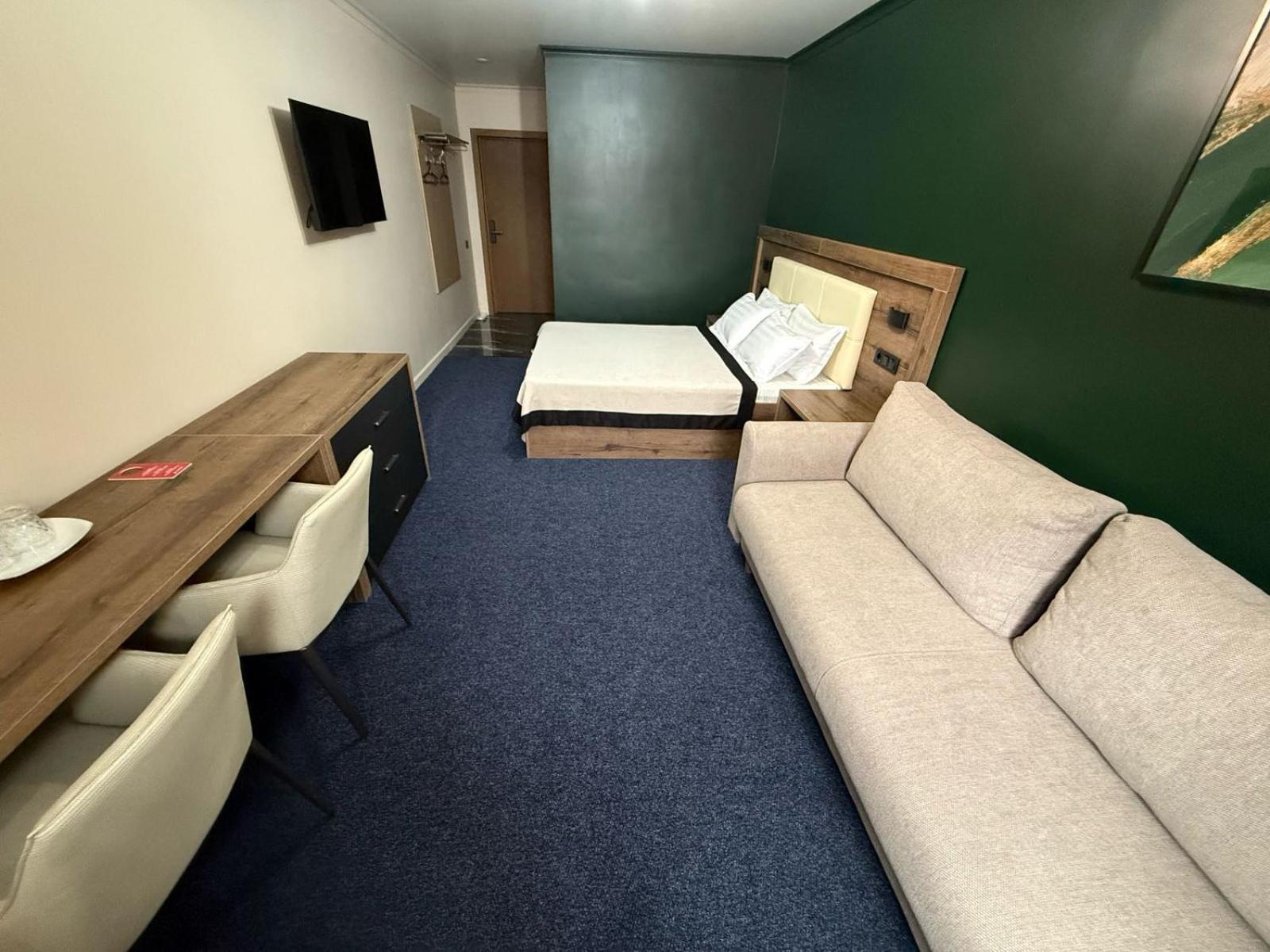 Ulpan Mini Hotel Astana Extérieur photo