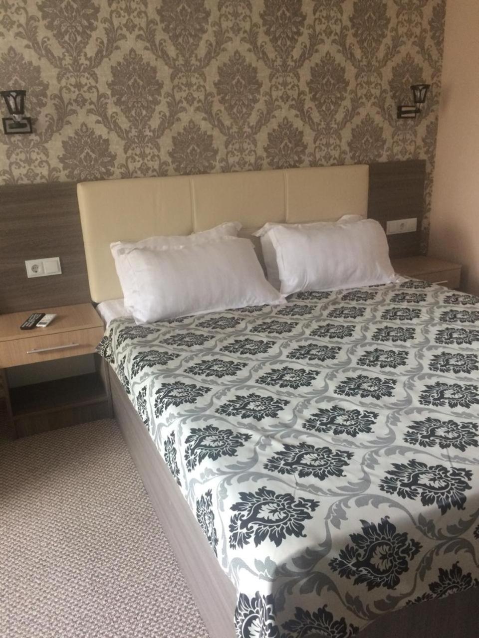 Ulpan Mini Hotel Astana Extérieur photo