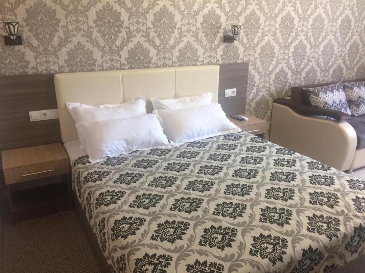 Ulpan Mini Hotel Astana Extérieur photo
